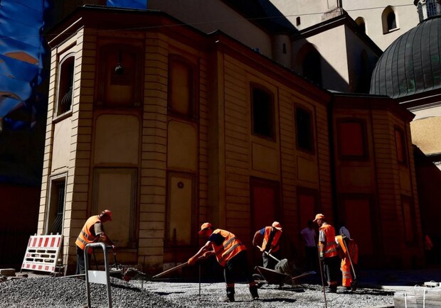 На площі Катедральній у Львові проводять ремонт – що зміниться 