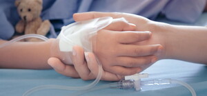 Двоє дітей потрапили у львівську лікарню через удар струмом на мосту