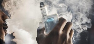 Які штрафи чекають на українців за куріння електронних сигарет у громадських місцях