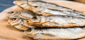 У Києві жінка захворіла на ботулізм після того, як скуштувала в'ялену рибу