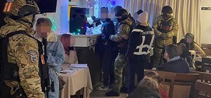За допомогою фейкового ресторану у Києві аферисти розводили чоловіків на гроші