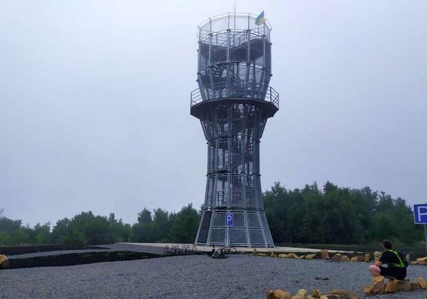 В Карпатах у Львівській області з’явилася 15-метрова оглядова вежа 