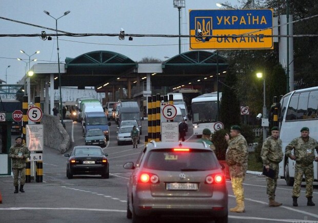 Через пункт пропуску «Краківець - Корчова» на Львівщині не пропускатимуть легковий транспорт 