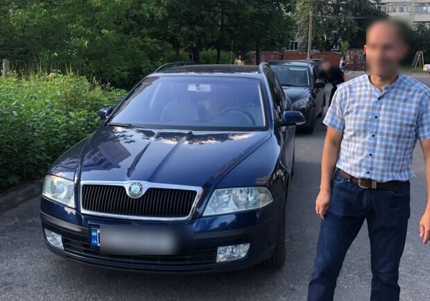Львів’янин викликав поліцію, бо забув, де припаркував авто 