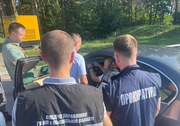У Львові затримали організатора схеми незаконного переправлення ухилянтів за кордон 