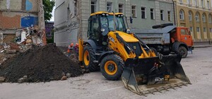 У центрі Харкова відновлюють мережі каналізації, пошкоджені вибухом