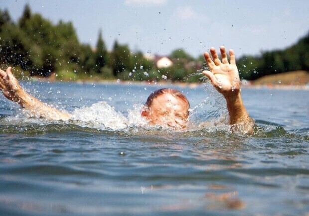 В озері у Львівському районі потонув 18-річний хлопець 