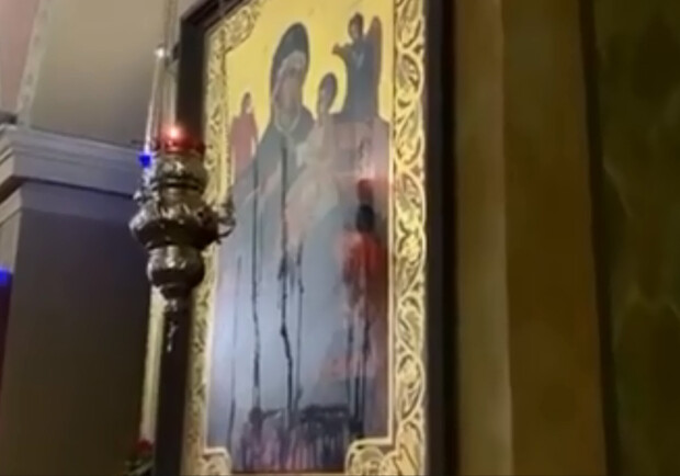 Добрий знак: у старовинному храмі біля Львова замироточила ікона – відео. 