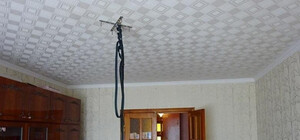 На Виноградарі чоловік погрожував дружині і вимагав, щоб вона скоїла самогубство