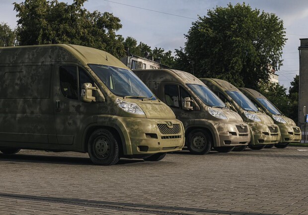 Львівська ІТ-компанія придбає 29 карет швидкої для ЗСУ та пожертвує 2 мільйони 