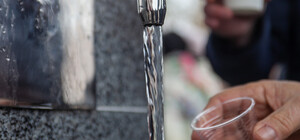 Чому у деяких районах Києва заборонили користуватися бюветами: адреси