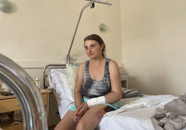 Львівські лікарі врятували жінку з Донеччини, на подвір'я якої прилетіла російська ракета 
