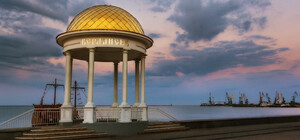 Порожні пляжі та космічні ціни: на що окупанти перетворили Бердянськ (відео)