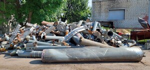 «Смерчі», «Тюльпани», «Півонії»: рятувальники показали склад відпрацьованих російських снарядів у Харкові
