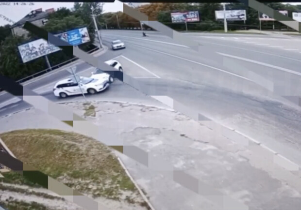 П'яний львів'янин влетів у патрульний автомобіль – відео 