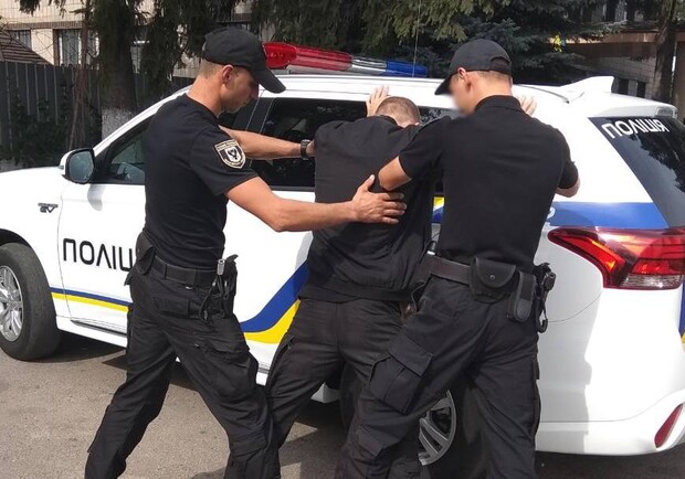 Львівські поліцейські затримали чоловіка, який фотографував для росіян об’єкти стратегічної інфраструктури 