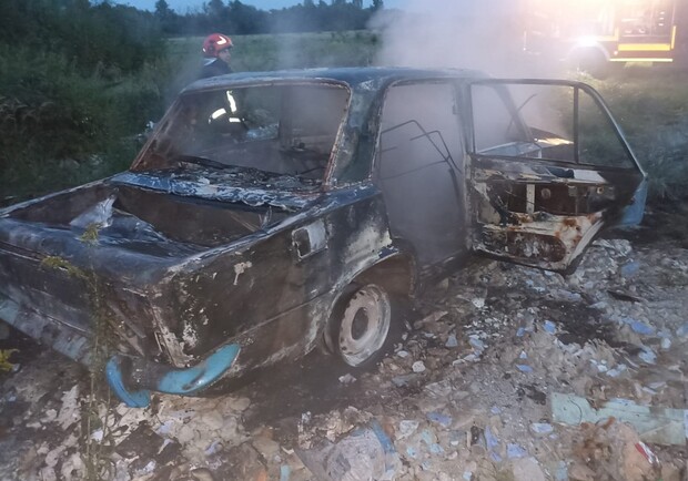 У Яворівському районі згорів автомобіль 