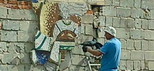 У Макарові невідомі знищують мозаїку, яка пережила обстріли окупантів