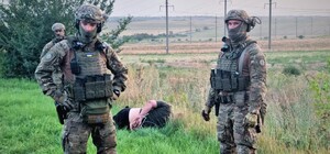 Грабували будинки і жорстоко били господарів: на Одещині викрили злочинне угруповання