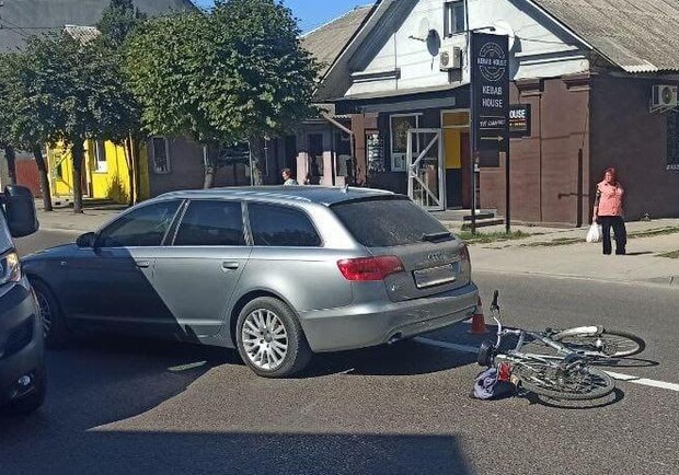 У Раві-Руській автомобіль Audi A6 збив велосипедиста 