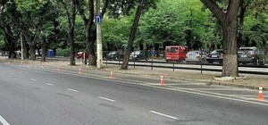 Біля одеського вокзалу встановили делініатори