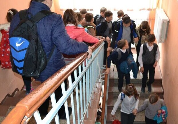У львівських школах проводять евакуацію через повідомлення про замінування 
