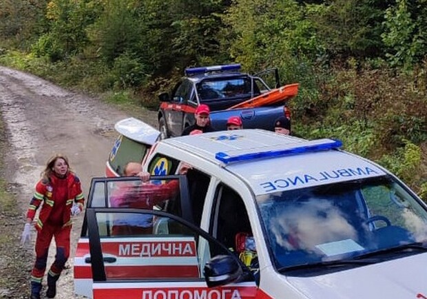 У лісі на Сколівщині знайшли непритомного 23-річного чоловіка з Луганщини, який не дихав 