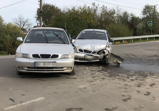 Пасажирка – в лікарні: двоє пенсіонерів не поділили дорогу на Львівщині 