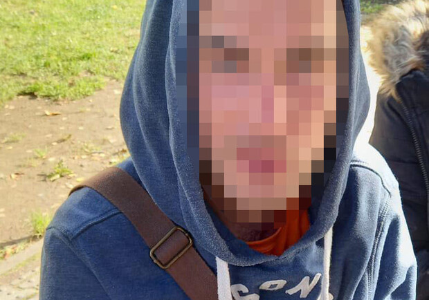 22-річний львів'янин серед вулиці побив і пограбував жінку 