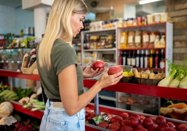 Які продукти найбільше подорожчали у Львові за місяць. 