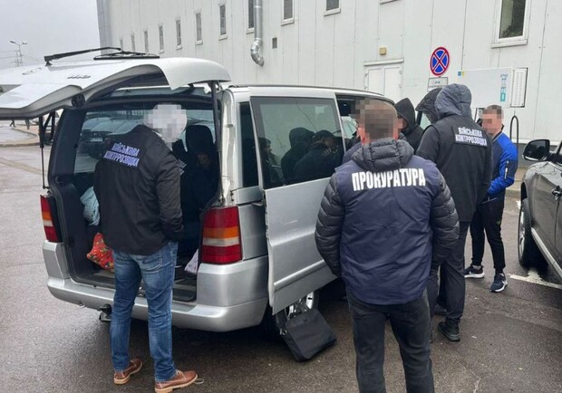 Уродженець Яворівщини намагався за 10 тисяч доларів втекти за кордон 