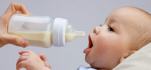 У Львівські обласній клінічній лікарні заготували вже понад 20 літрів молока для немовлят