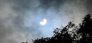 Одесити сьогодні спостерігають часткове затемнення (фото, відео)