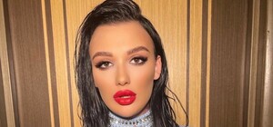 Експорноакторку та учасницю 