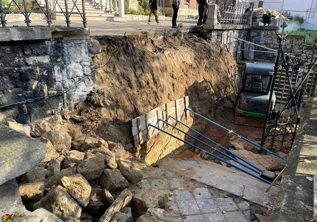 У Львові відновлюють центральний вхід до храму святого Іоана Золотоустого 