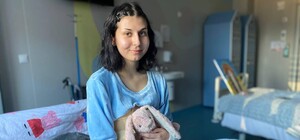 На Одещині лікарі вперше провели унікальну операцію і врятували життя дівчини з рідкісним захворюванням