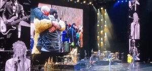 Британський музикант Род Стюарт розпочав свій тур виступом на підтримку України