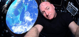 В Україну приїхав американський астронавт: він відвідав Київ, Ірпінь та Бучу