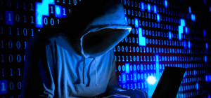 Львів’янин зламував поштові скриньки і продавав облікові дані, покарали його умовно