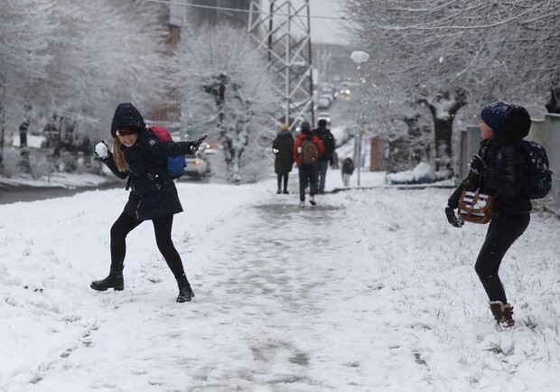 Синопткиня потішила прогнозом погоди у Львові та на заході України у грудні. 