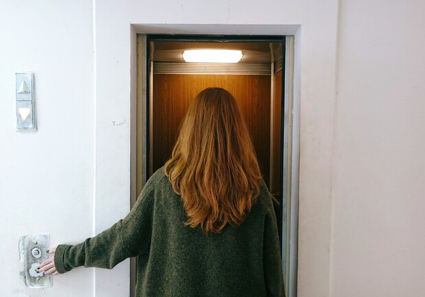 За місяць у Львові зафіксовано майже 1300 застрягань у ліфтах — як не потрапити у "пастку". 