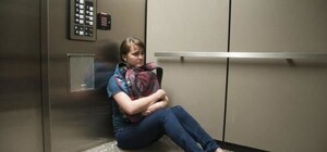 Що робити і куди звертатися у Дніпрі, якщо застрягли у ліфті