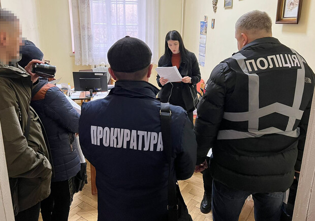 У психіатричній лікарні у Львові затримали лікарку, яка вимагала хабар у військовослужбовця 