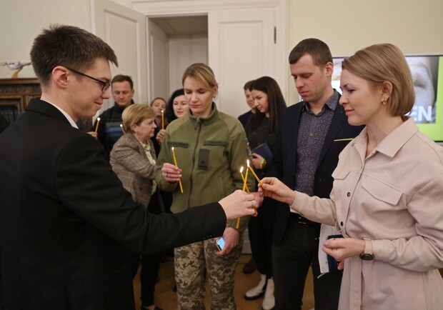 Пластуни передали Львову Вифлеємський вогонь миру 