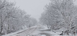 На дорогах на Одещині снігова казка: обстановка на дорогах