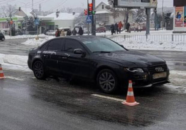 На Любінській автомобіль збив двох жінок на переході 