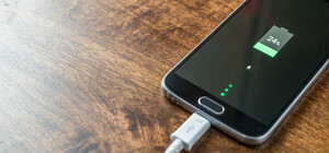 В Одесі чоловік украв два телефони у 