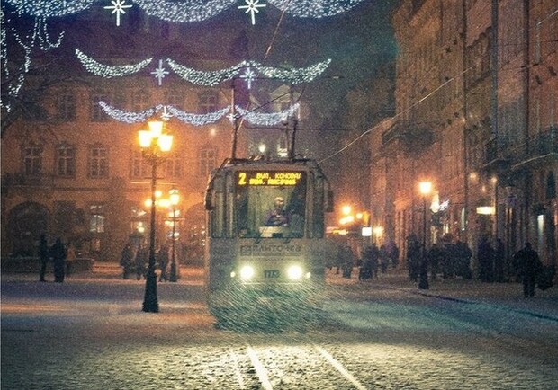 Трамваї і тролейбуси у Львові не зупинятимуться під час повітряної тривоги 