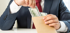 У бюро судово-медичної експертизи вимагали з 