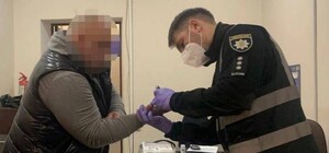 Кидався камінням: в Одесі сварка двох чоловіків закінчилася стріляниною і травмою